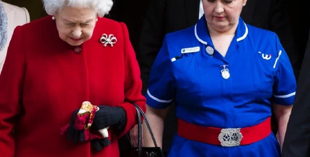 Queen Elizabeth Released from Hospital – Conspiracy Theorists Notice