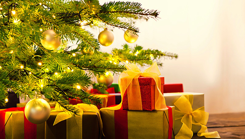 Christmas tree decorated with presents