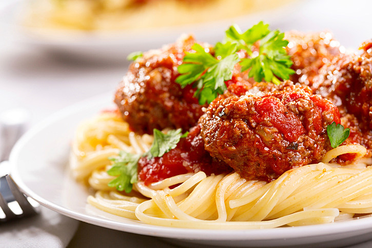 pasta with meatballs and parsley