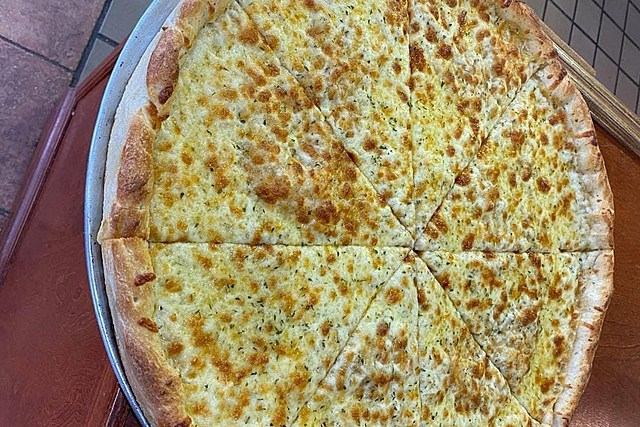 These Nine Spots In The Utica/Rome Area Make The Best Garlic Pizza