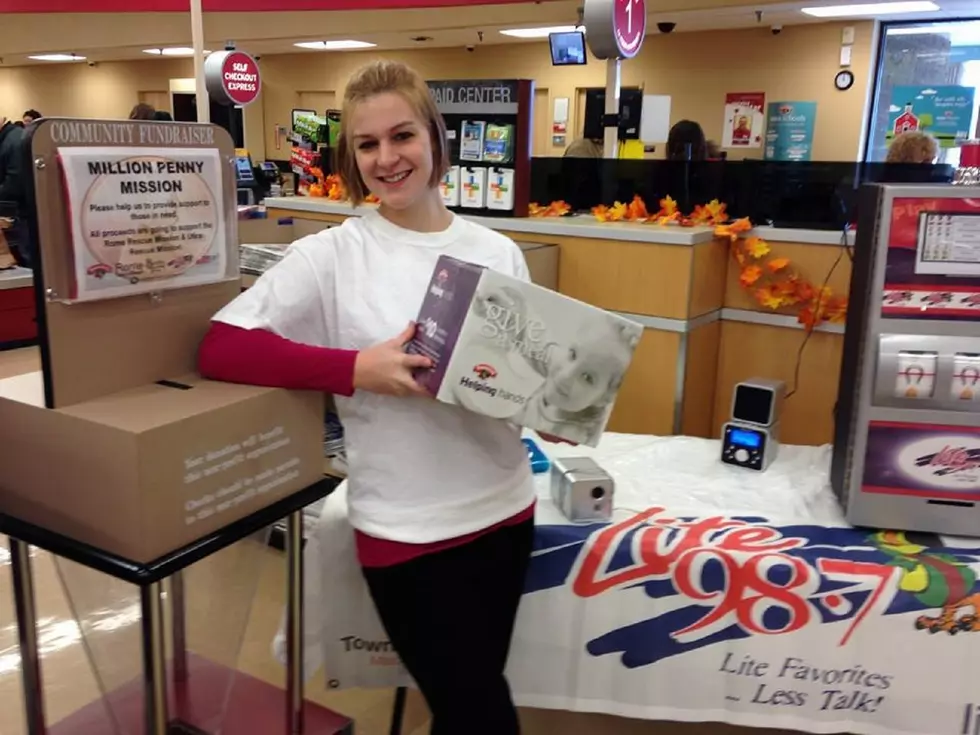 Naomi Lynn's First Broadcast at Lite 98.7